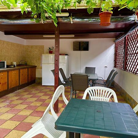 Апартаменты Casa Duminica Доуэ-Май Экстерьер фото